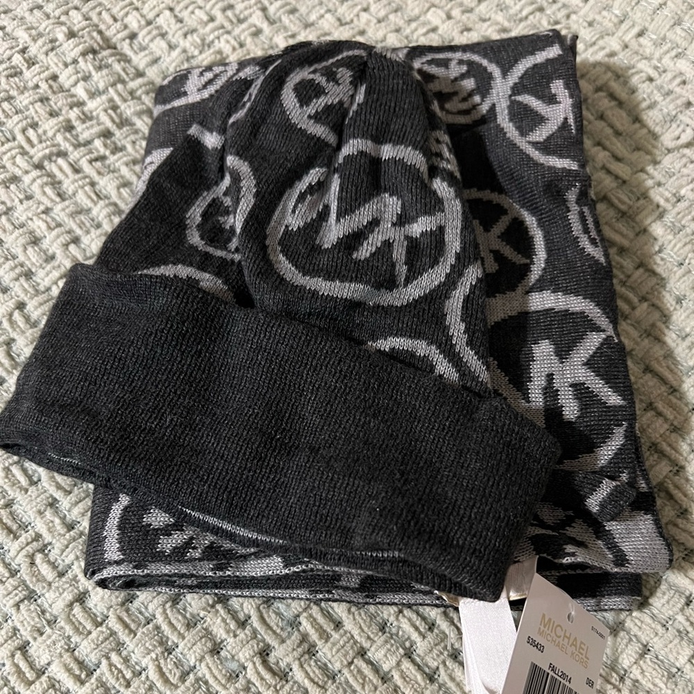 New Michael Kors scarf and hat set